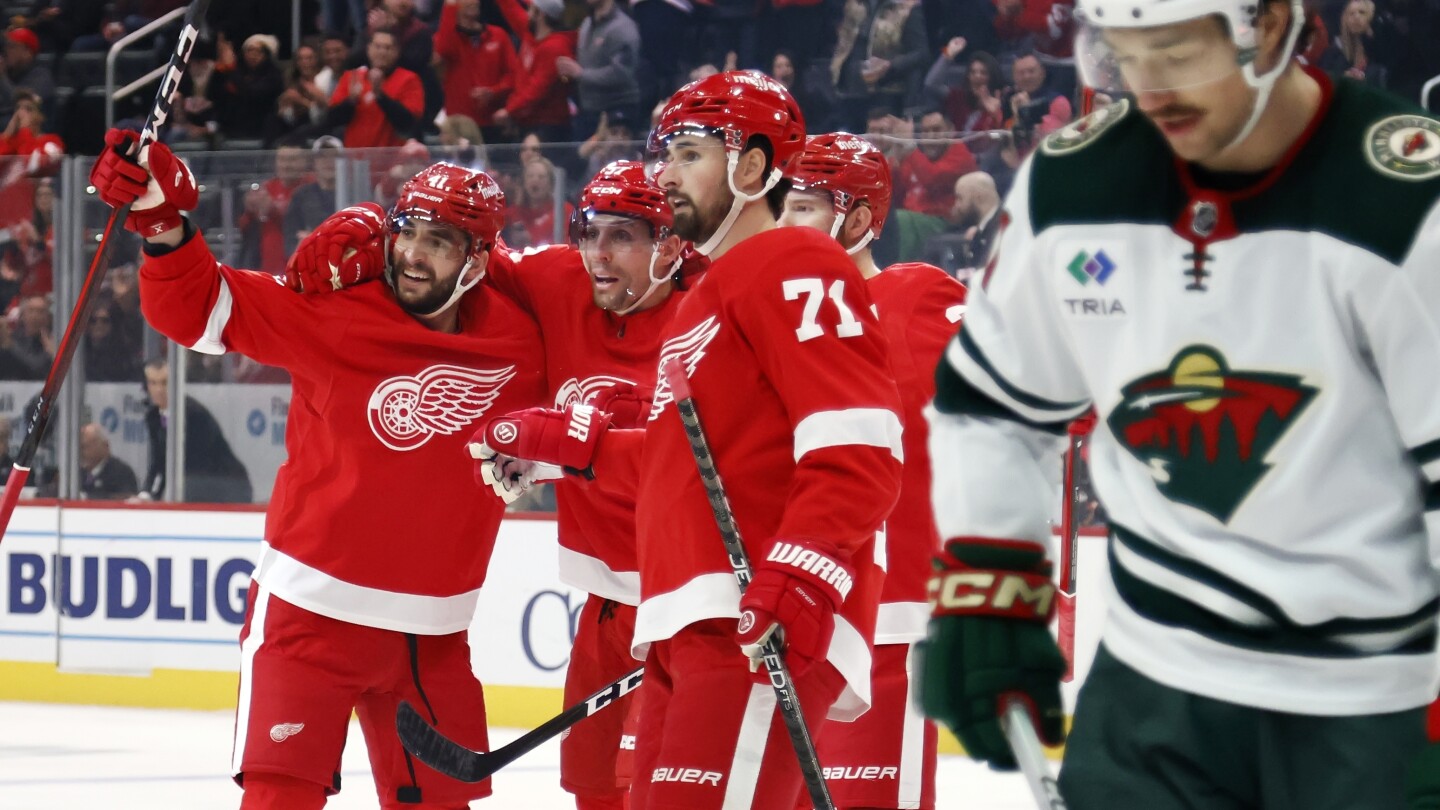 Perron scores 300th goal, Red Wings hand Wild seventh consecutive loss, 4-1 #Perron #scores #300th #goal #Red #Wings #hand #Wild #seventh #consecutive #loss