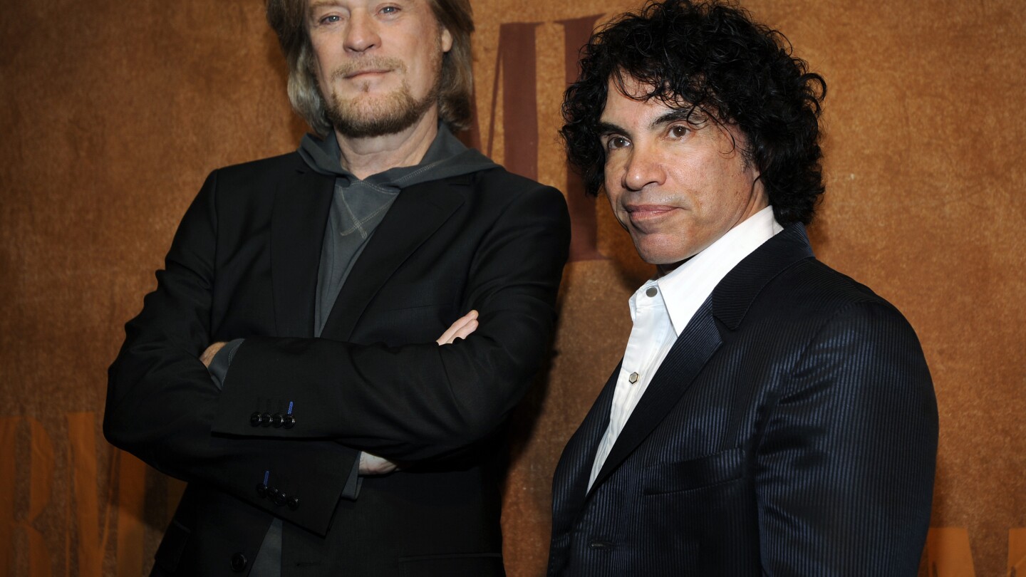 Daryl Hall sues John Oates over plan to sell stake in joint venture #Daryl #Hall #sues #John #Oates #plan #sell #stake #joint #venture