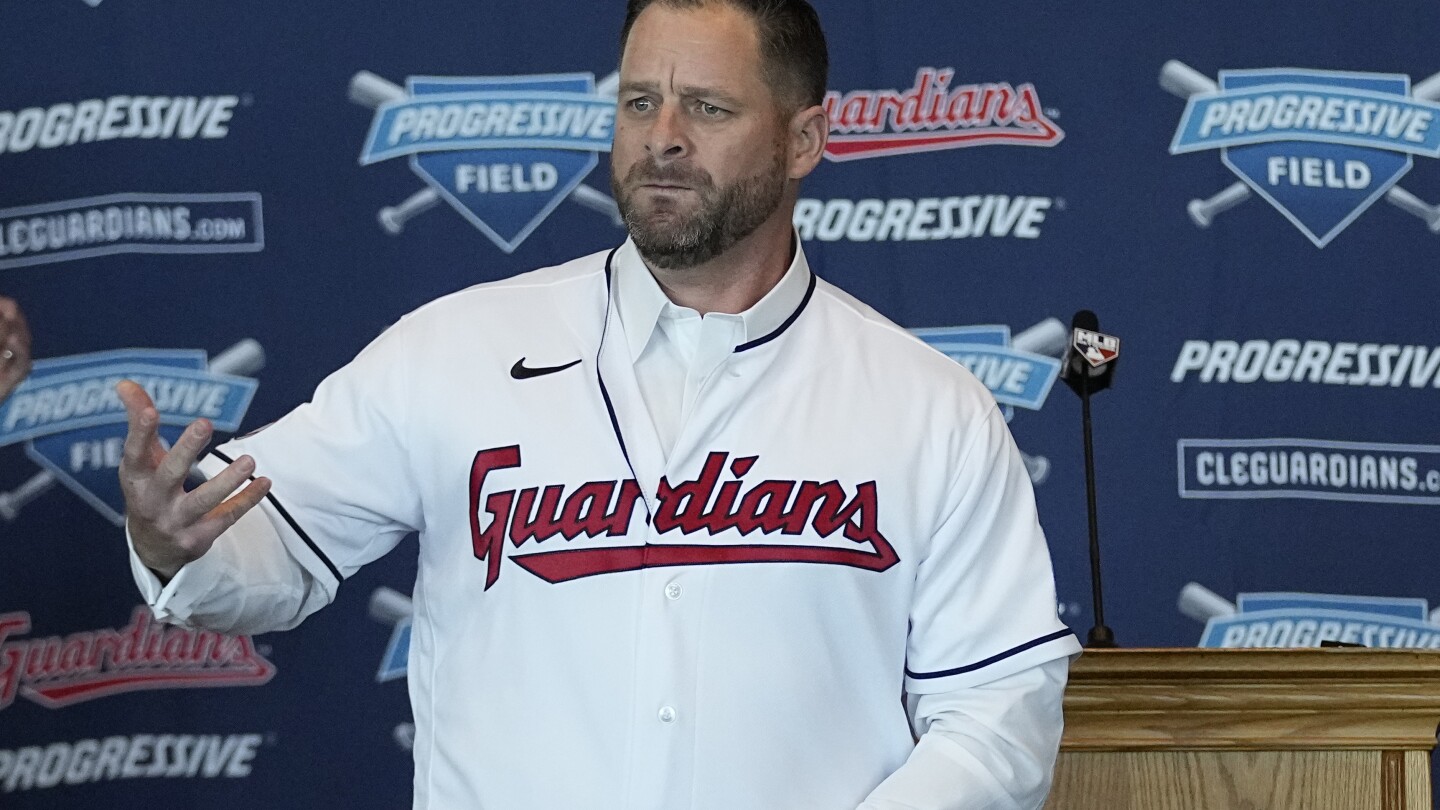 Guardians new manager Vogt rounds out staff, brings back long-time coaches Alomar Jr. and Willis #Guardians #manager #Vogt #rounds #staff #brings #longtime #coaches #Alomar #Willis