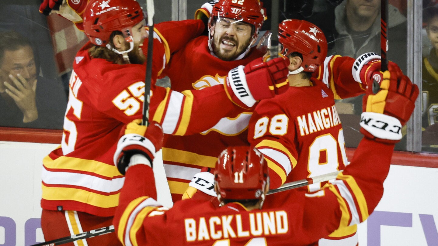 Weegar scores late in OT to lift Flames to 2-1 win over Golden Knights #Weegar #scores #late #lift #Flames #win #Golden #Knights
