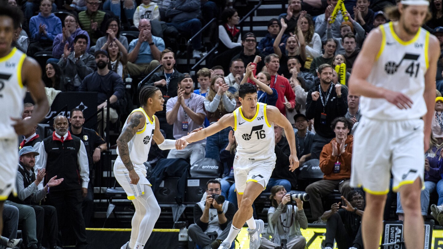 Jazz use big fourth quarter to rally past Pelicans for 105-100 victory #Jazz #big #fourth #quarter #rally #Pelicans #victory