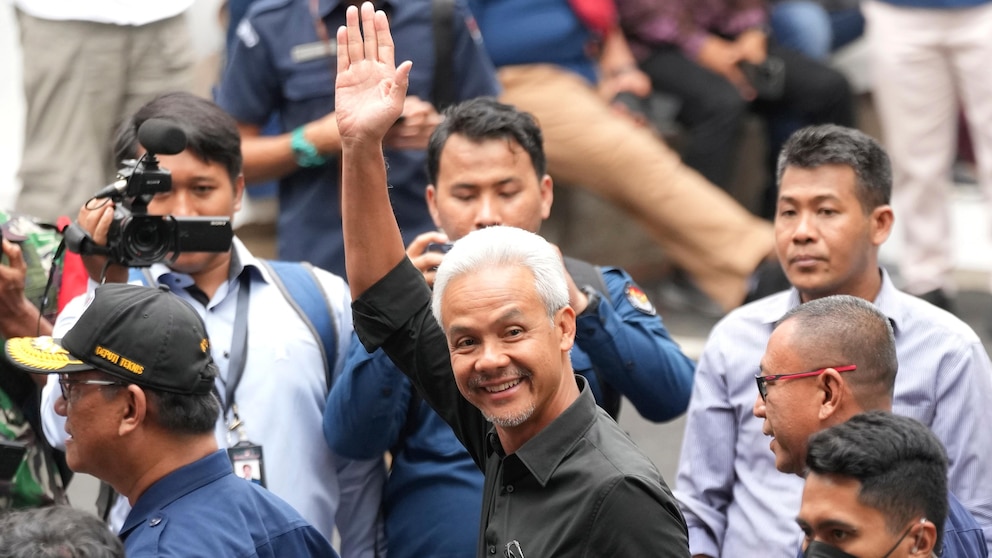 Indonesia’s 3 presidential contenders vow peaceful campaigns ahead of next year election #Indonesias #presidential #contenders #vow #peaceful #campaigns #ahead #year #election