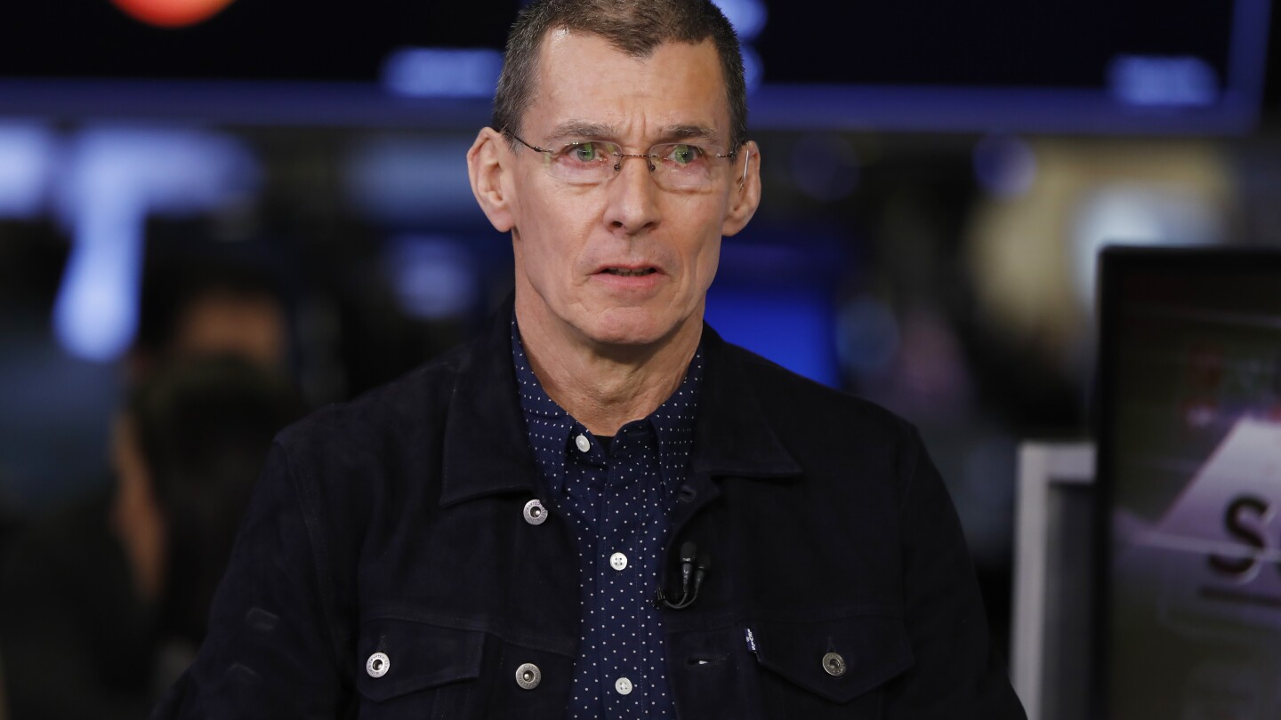 Levi’s CEO Chip Bergh to step down in January, handing over leadership to former CEO of Kohl’s #Levis #CEO #Chip #Bergh #step #January #handing #leadership #CEO #Kohls