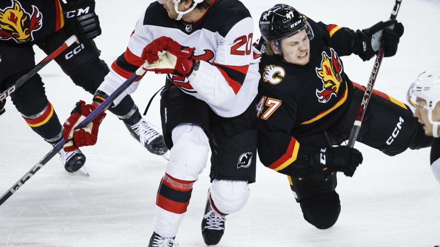 Hischier scores twice, Devils beat Flames 4-2 for 3rd straight victory and 6th in 7 games. #Hischier #scores #Devils #beat #Flames #3rd #straight #victory #6th #games