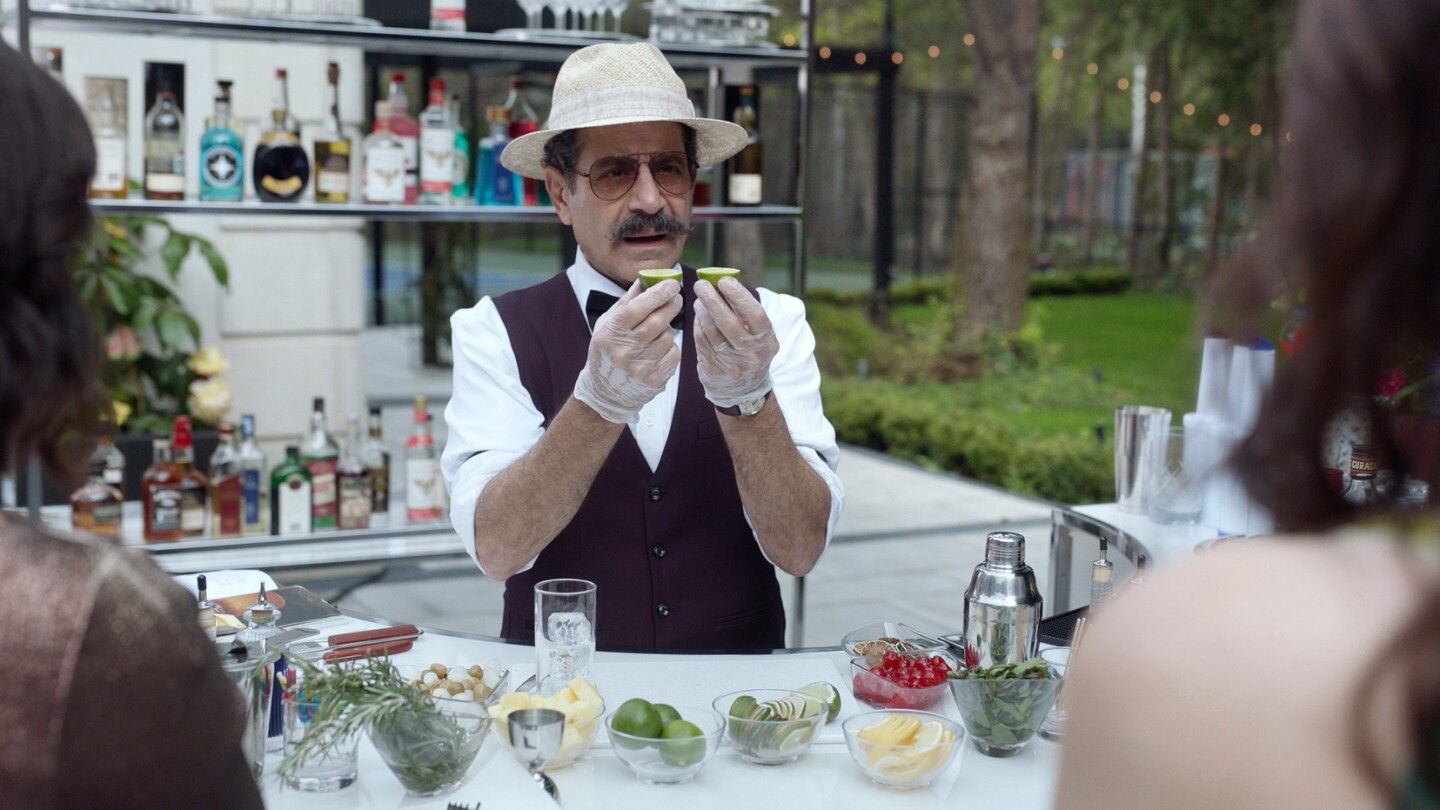 Tony Shalhoub returns as everyone’s favorite obsessive-compulsive sleuth in ‘Mr. Monk’s Last Case’ #Tony #Shalhoub #returns #everyones #favorite #obsessivecompulsive #sleuth #Monks #Case