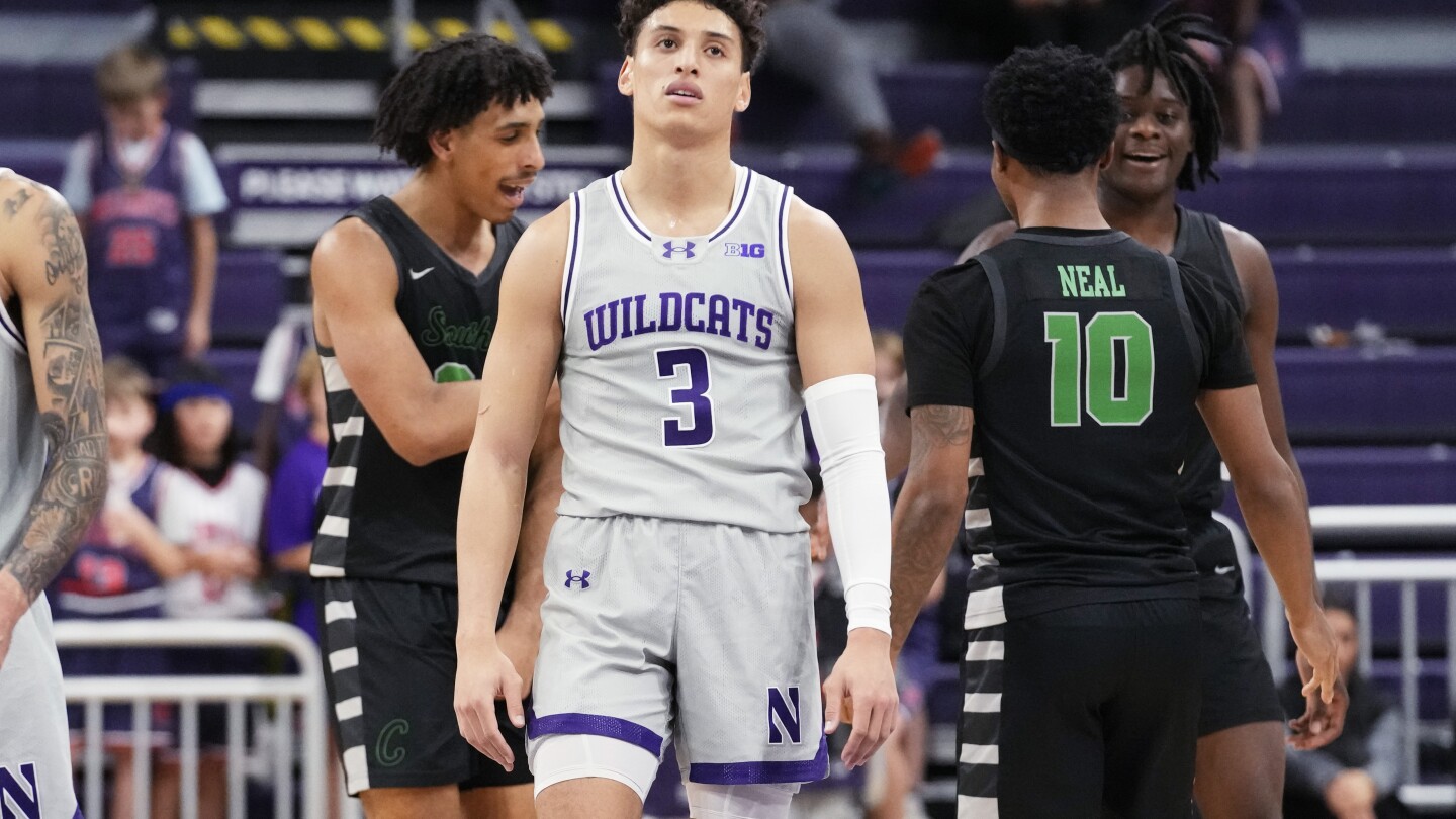 Cardet scores 30 as Chicago State shocks No. 25 Northwestern, 75-73 #Cardet #scores #Chicago #State #shocks #Northwestern