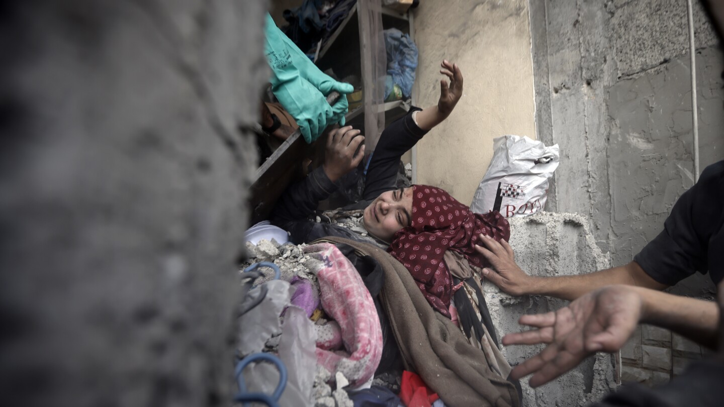 Bloodshed, fear, hunger, desperation: Palestinians try to survive war’s new chapter in southern Gaza #Bloodshed #fear #hunger #desperation #Palestinians #survive #wars #chapter #southern #Gaza