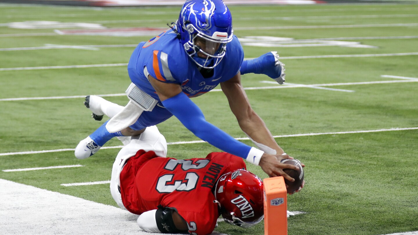 Green, Jeanty lead Boise State to 44-20 win over UNLV for Mountain West title #Green #Jeanty #lead #Boise #State #win #UNLV #Mountain #West #title