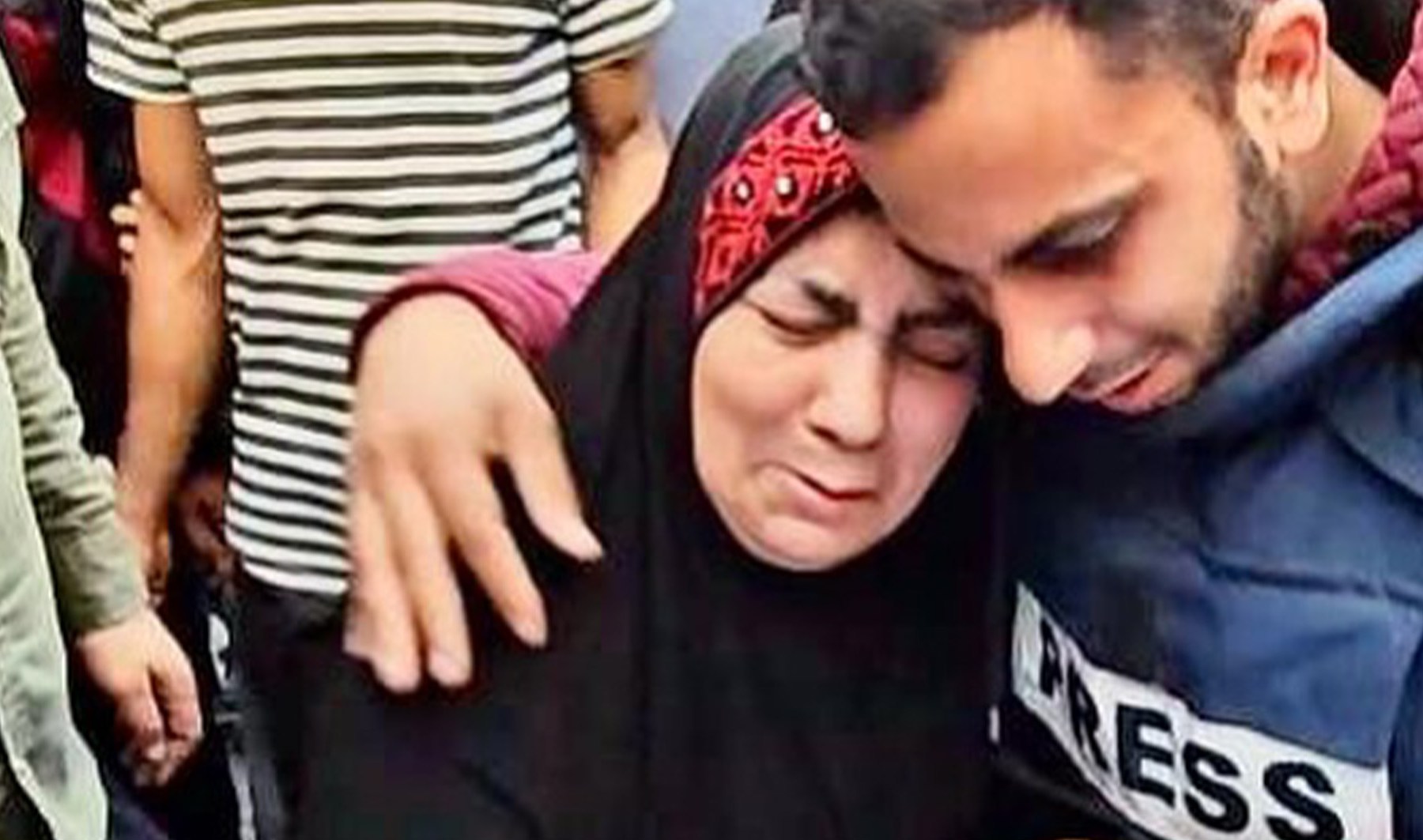 Al Jazeera journalist’s father killed in Israeli strike on his Gaza home | Gaza #Jazeera #journalists #father #killed #Israeli #strike #Gaza #home #Gaza