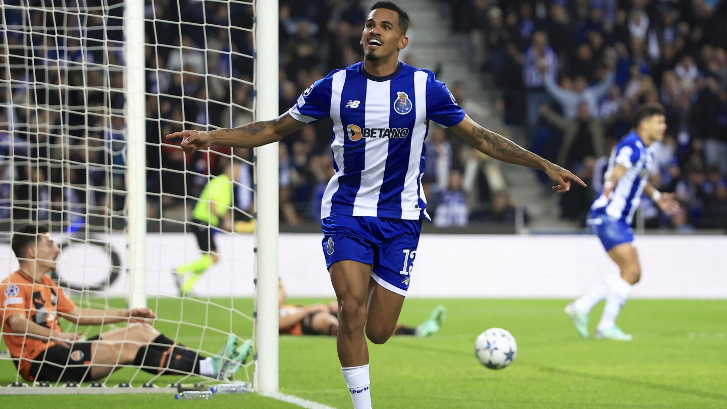 Galeno’s 2 goals power Porto past Shakhtar 5-3 and into the Champions League round of 16 #Galenos #goals #power #Porto #Shakhtar #Champions #League