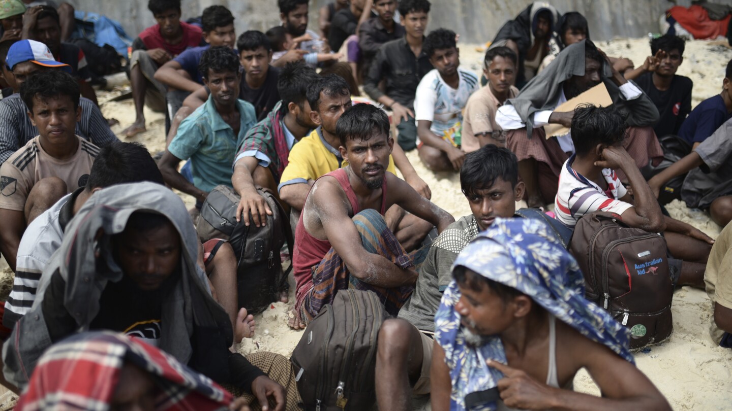 UN warns that 2 boats adrift in the Andaman Sea with 400 Rohingya aboard desperately need rescue #warns #boats #adrift #Andaman #Sea #Rohingya #aboard #desperately #rescue