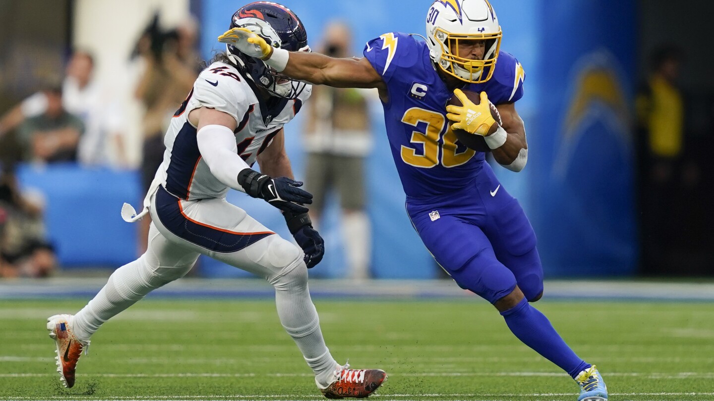 Chargers’ offense was already sputtering before Justin Herbert was injured against Broncos #Chargers #offense #sputtering #Justin #Herbert #injured #Broncos