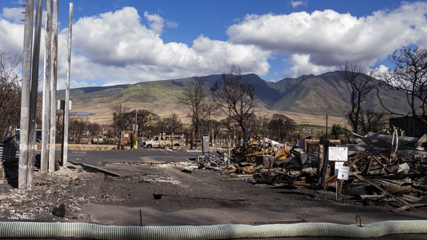 Heart of Hawaii’s historic Lahaina, burned in wildfire, reopens to residents and business owners #Heart #Hawaiis #historic #Lahaina #burned #wildfire #reopens #residents #business #owners