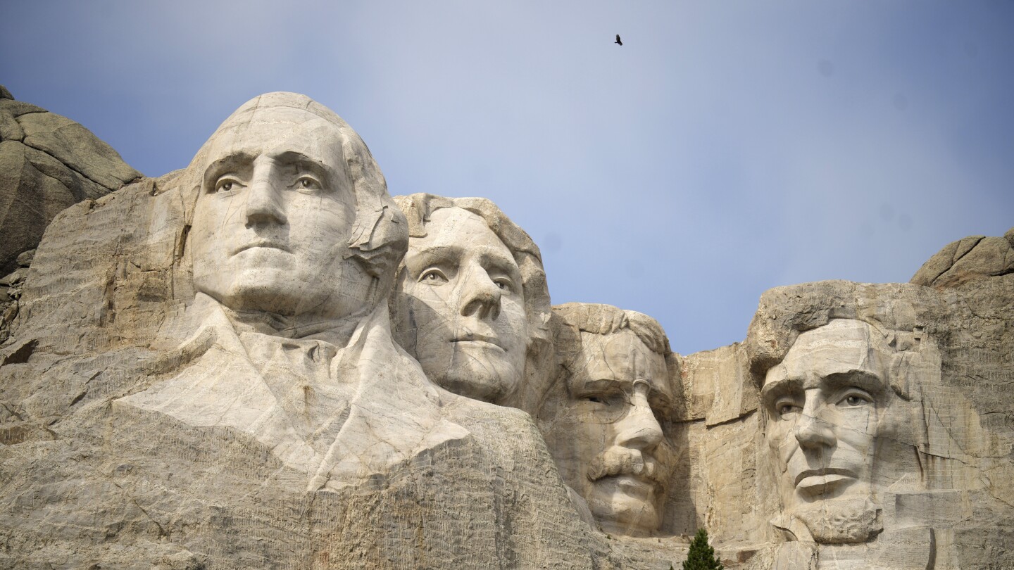 Pilots flying tourists over national parks face new rules. None are stricter than at Mount Rushmore #Pilots #flying #tourists #national #parks #face #rules #stricter #Mount #Rushmore